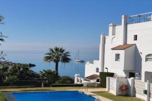 Front Sea View Penthouse, Estepona