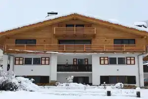 Appartamenti Cèsa Sorèie by AMA Val di Fassa Apartments, Canazei