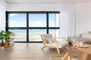 O&O Group Family Getaway Sea View & Parking Apartments, Rishon LeZion