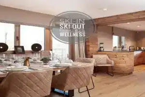 HAHNENKAMM SUITE Ski-in Ski-out direkt an der Hahnenkammbahn Apartments, Kitzbuehel