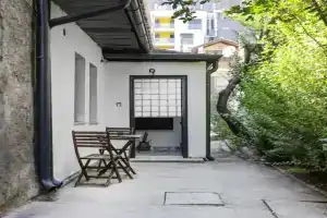 Cozy 2-Bedrooom Apartment with Yard, Pristina