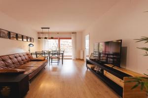 Bravissimo Pont de la Princesa, comfortable 3-bedroom apartment, Girona