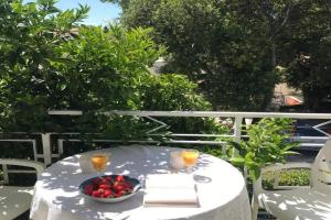 Rosani Oya Apartments, Kastel Stari