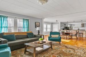 Beautiful Tarrant Home-Minutes to Airport and Downtown Guest house, Birmingham