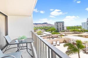 Diamond Head View Close to Waikiki Beach with Parking Apartments, Honolulu