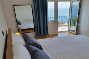 Apartman Oneum, Omis