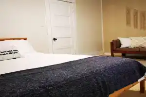 Zen style 3 bedrooms walking to the Falls USA, Niagara Falls