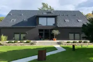 Black House 88, Ustron