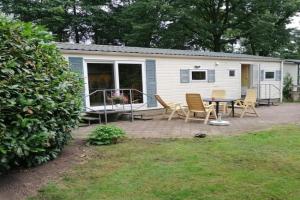 Chalet 4-6 Personen F15 Van alle gemakken voorzien Max aantal volwassen personen bedraagt 4, Epe