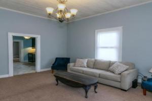 Banks of the Chattahoochee Cottage Walk to Dining, Columbus