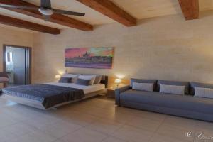 Hollies Guest house, Qala