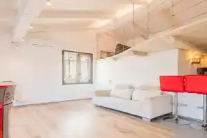 Appartamento con ampio terrazzo attrezzato anche con angolo cottura Apartments, Spotorno