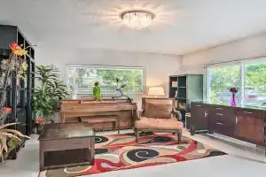 Shady and Eclectic Dwelling with Yard!, Fort Lauderdale