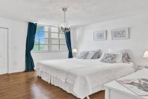 Renovated cozy The yacht club at aventura Parking included Apartments, Sunny Isles Beach