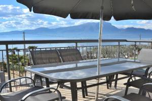 North House With Pool And Lake View, Torri del Benaco