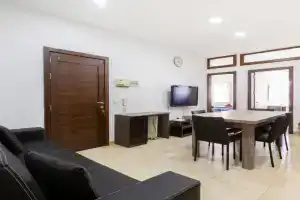 PC3- Centrally Located Apt-Close to University Apartments, Msida