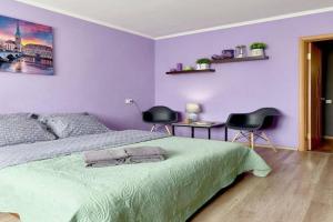 Dve Spalni 80 m2- ulitsa BASSEYNAYa 11A metro Dvorets sporta - TTs Gulliver - balkon, krasivyy vid na tsentr Apartments, Kiev