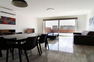 F12 Modern and Bright Apartment in Malta, Msida