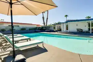 Palm Springs Home Casita and Fire Pit! Guest house, Palm Springs