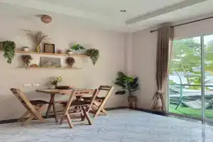 Sea Dreamer Beachfront Apartments, Panwa