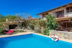 Lovely Home In With Sauna Guest house, Rab