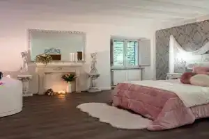 Le Mura Luxury Room ROOM & PERSONAL SPA, Castiglion Fiorentino