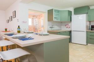 Apartment Vida 1Floor in the old Part of, Baska