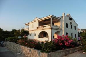 Apartments Biserka, PUNAT