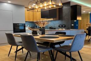 Family & Business Elegant Apartments, Kadzielnia, WDK, Stadion Korona -1 Bedroom, Terrace, Garage, NEW!, Kielce