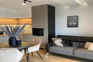 Family & Business Elegant Apartments Kadzielnia, ul Zgody, Stadion Korona, WDK -1 Bedroom, Terrace, Garage - NEW!, Kielce