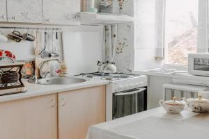 Comfortable apartments on Hrushevskogo street near 16 hospital, Dnipropetrovsk