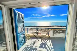 TRAMONTO Suite-Rome Airport FCO-Fronte mare Apartments