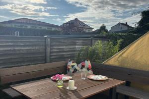 Oase im Südosten - wunderschöne Apartments für 4 Personen mit Terrasse & Stellplatz, Leipzig