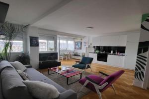 Happy Place Apartments, Nis