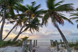 High Tide in Apartments, Key West