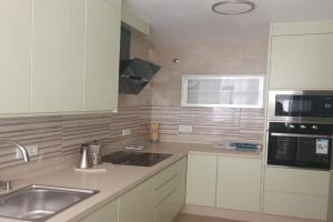 Unifamiliar adosada con 3 dormitorios y 110m2 Guest house, Ronda