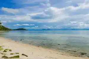 Beachfront Wooden House 3BR Sunset View, Taling Ngam Beach