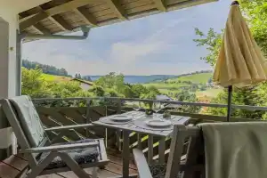 Fewo Herzgrün nähe Skilift mit traumhafter Aussicht Sauna im Haus Tiefgarage und E-Ladestation Apartments, Todtnauberg