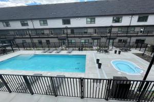 Family Mountain Escape - Three Townhouses in One, Canmore