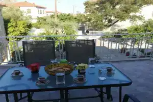 Sunny cozy House with grand courtyard, Leonidion