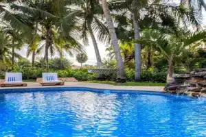 SWAYING PALM BEACH HOUSE, Fort Lauderdale
