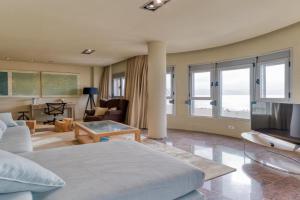 Luxury Bakus Canteras Beach Apartments, Las Palmas de Gran Canaria