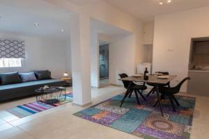 Athenian Port Luxury Apartment 2/Piraeus Riviera, Piraeus