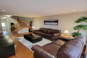 Cozy 3 bedroom town house 20 min from down town and airport, Ottawa