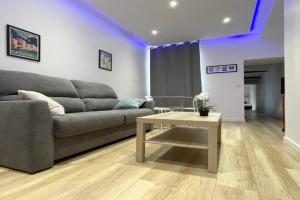 #CF In White&Gray Center Apartments, Grenoble
