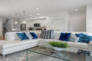 Luxury Spacious Private House near City Centre, Calgary
