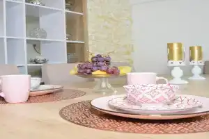 La Familia Apartments, Zablace