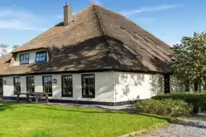 Spacious Holiday home De Pauwenhof, Alkmaar