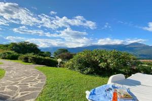 Bellavista B Garten-Appartement mit Pool Apartments, Colico