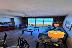 Wyndham Ocean Walk Resort 509 - Vacation in Comfort and luxury - 1 BR Direct Oceanfront, Daytona Beach